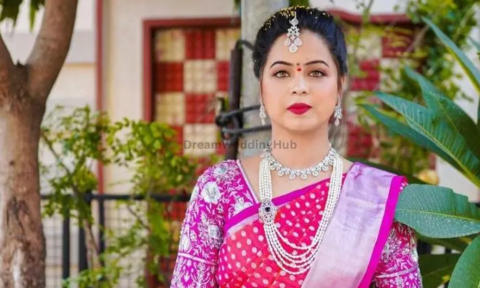 Makeup Artist Tamana Ghori Makeup Artist Tamana Ghori
