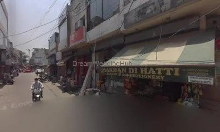 Makhan Di Hatti