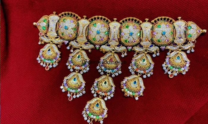 Manak Kunjshree Krishna Jewellers