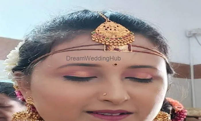 Manasa Beauty Salon Professional Makeup Artist(only For Ladies)