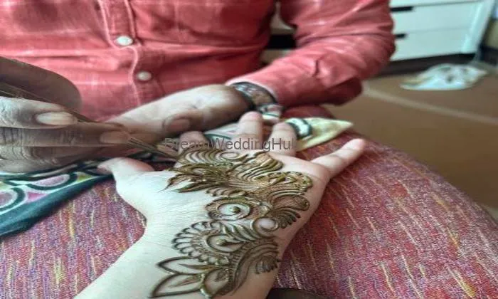 Manish Mehndi Artist