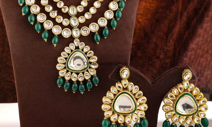 Manithali Gold Covering 