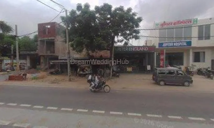 Mannu Makeover And Academy
