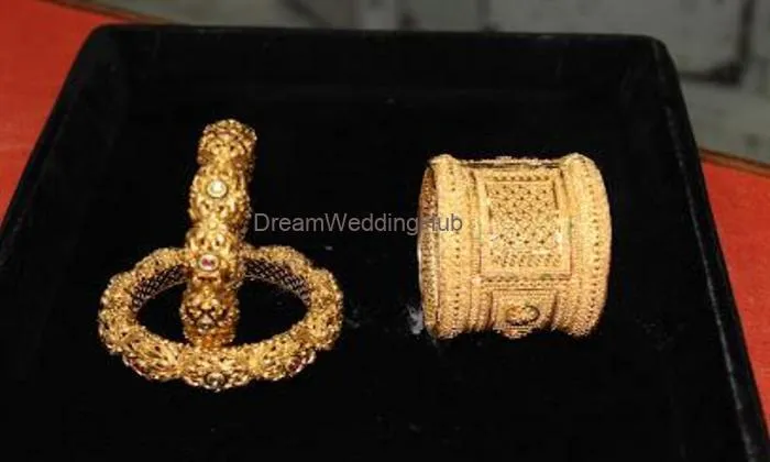 Manohar Lal Sarraf & Sons Jewellery Store Manohar Lal Sarraf & Sons Jewellery Store