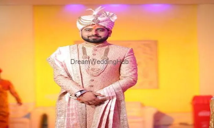Manyavar & Mohey