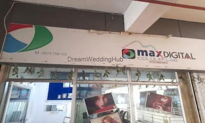 Max Digital Colour Lab