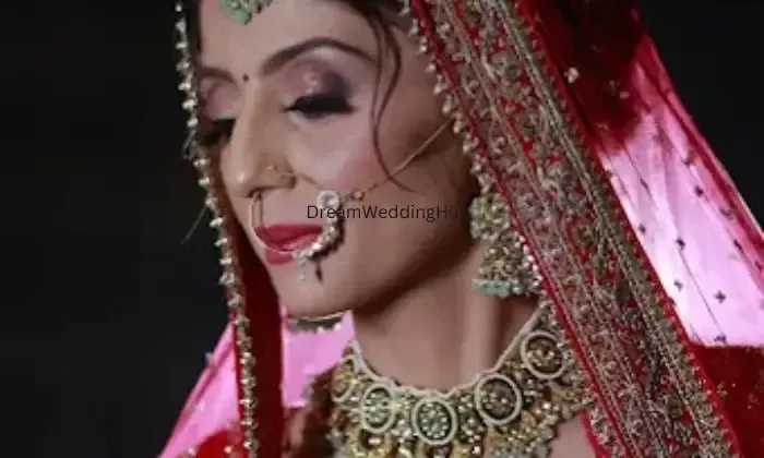 Meenakshi Dutt Makeovers