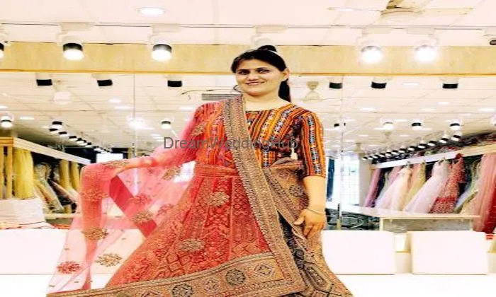 Meenakshi Fashions -best Saree Shop In Dehradun | Best Party Wear Dresses In Dehradun