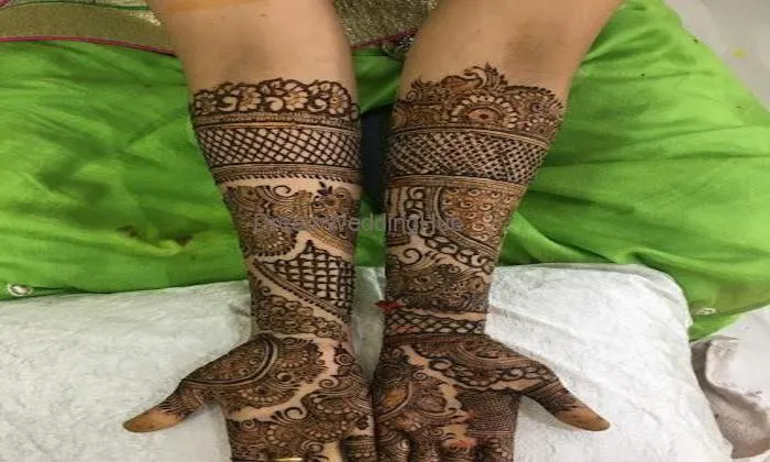 Mehandi Service At Your Places