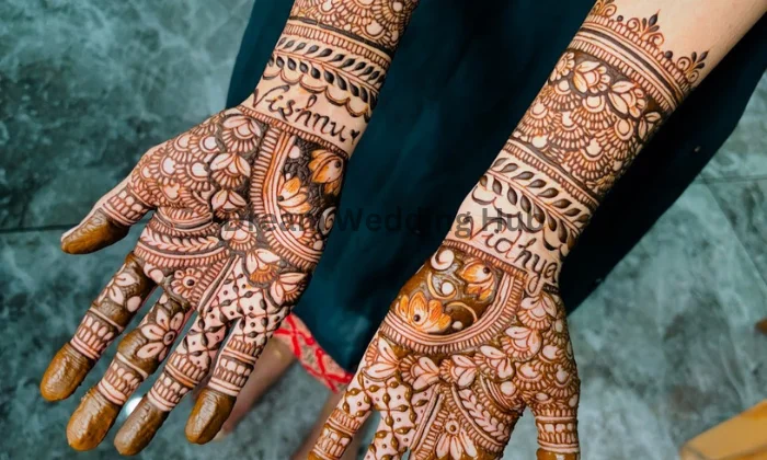 Mehendi Artist Pushya
