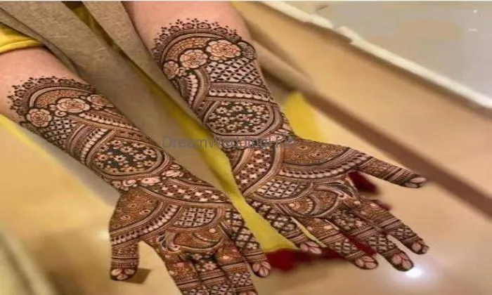 Mehendi Artist(pooja Puranik)..