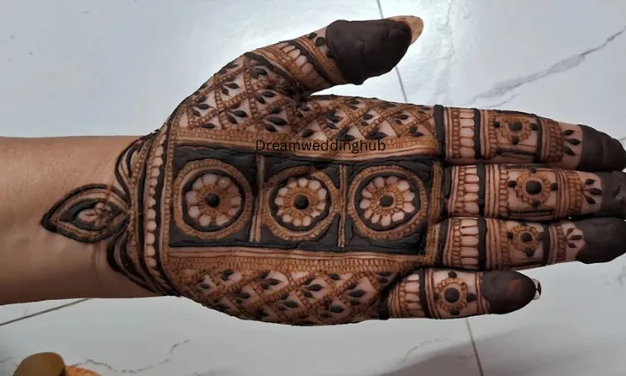 Mehndi Designer Pragya