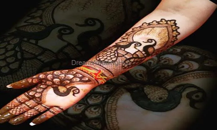 Mini Mehndi Artist