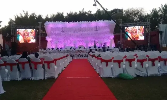 Mira  Lawn