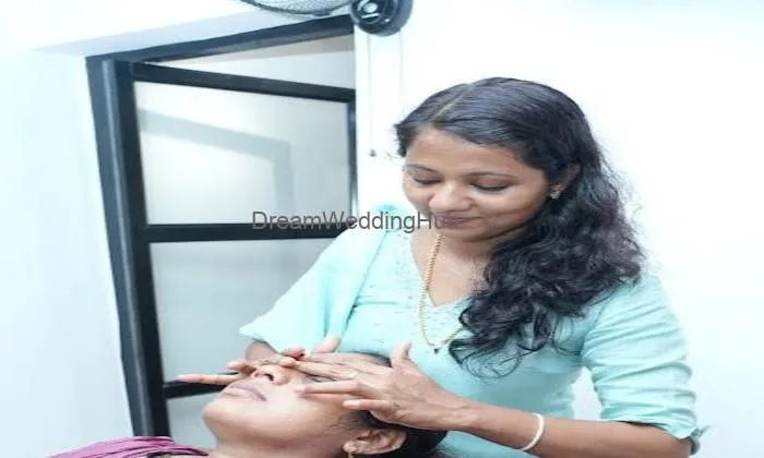 Miracle Beauty Care (the Complete Family Salon & Makeup Studio) Aroor
