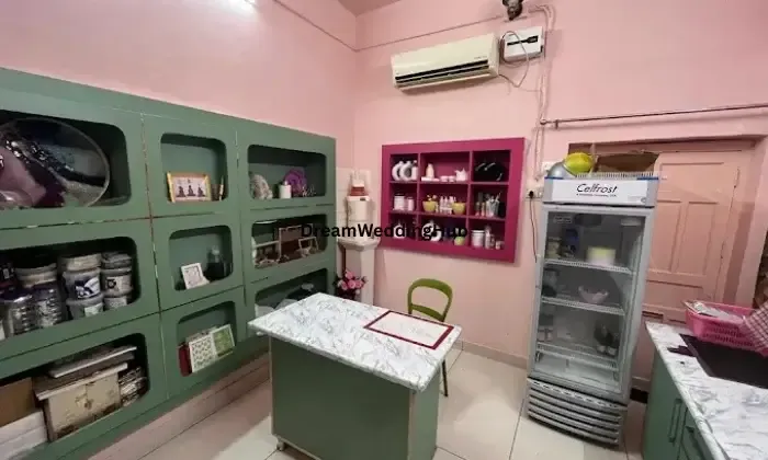 Moms Bakery Jhansi