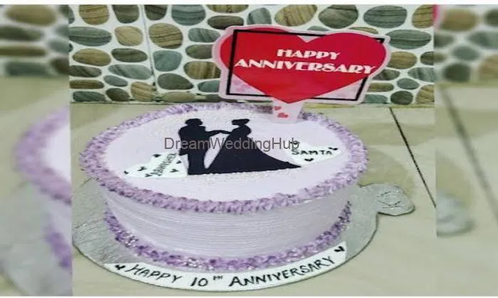 Mom's Cake & Bakers