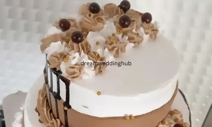 Moms Cake Bakery