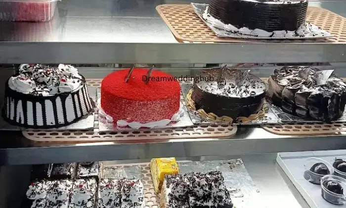 Momz Bakery