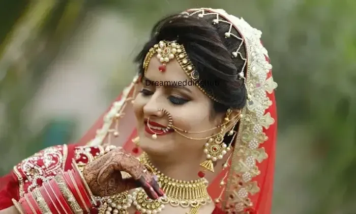 Monali Parlour Nadiad