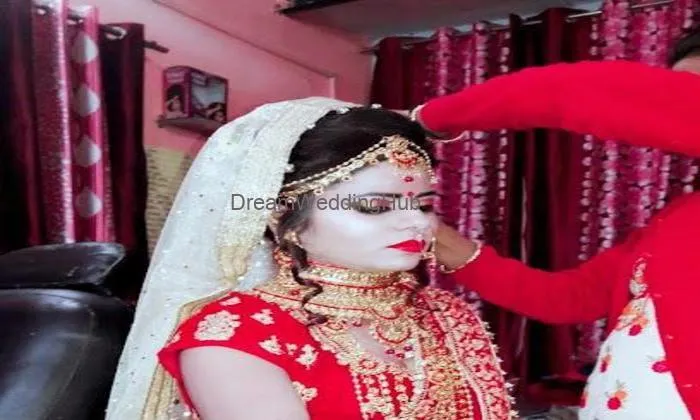 Monika Beauty Parlour