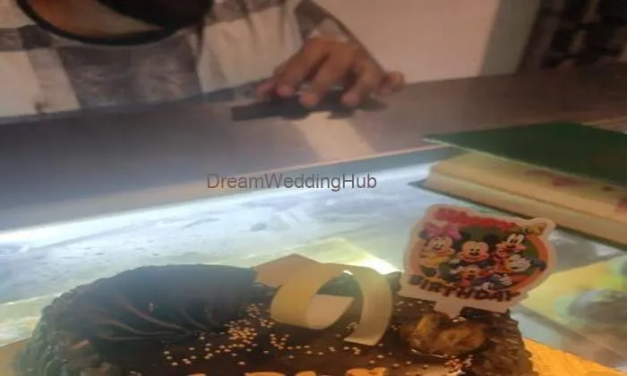M.p.g The Cake Station