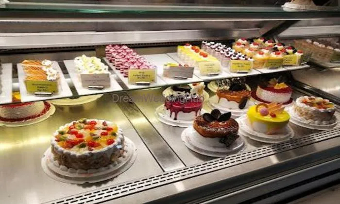 Mr. Brown Bakery (magnum Plaza, Gomti Nagar)