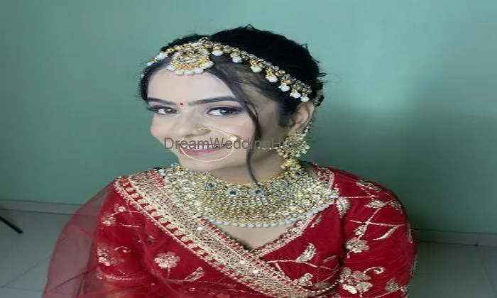 Muskan Tharani Makeup || Bridal Makeup Artist In Indore Muskan Tharani Makeup || Bridal Makeup Artist In Indore