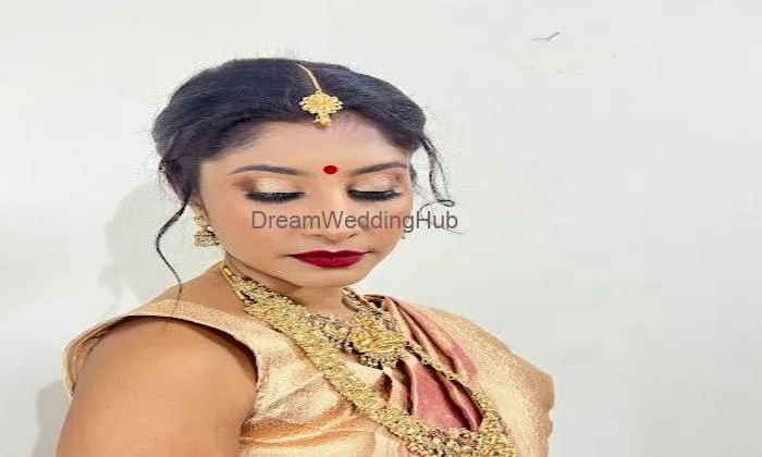 Naira Bridal Studio - Bridal Makeup Artist In Thane, Mumbai & Navi Mumbai