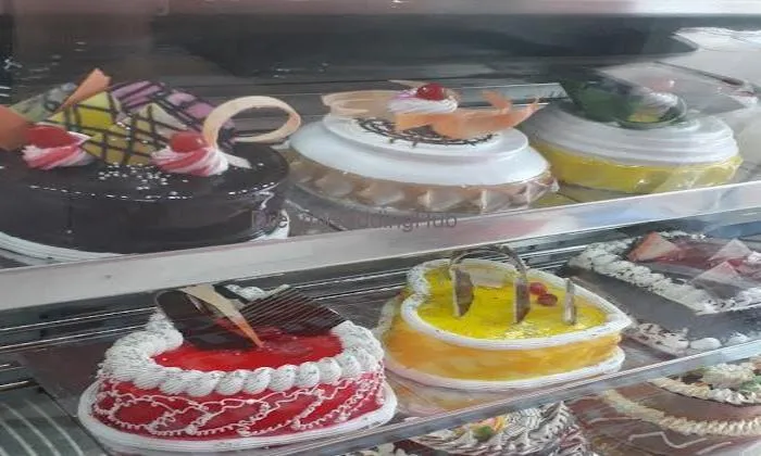 Naveen Gujarat Sweets