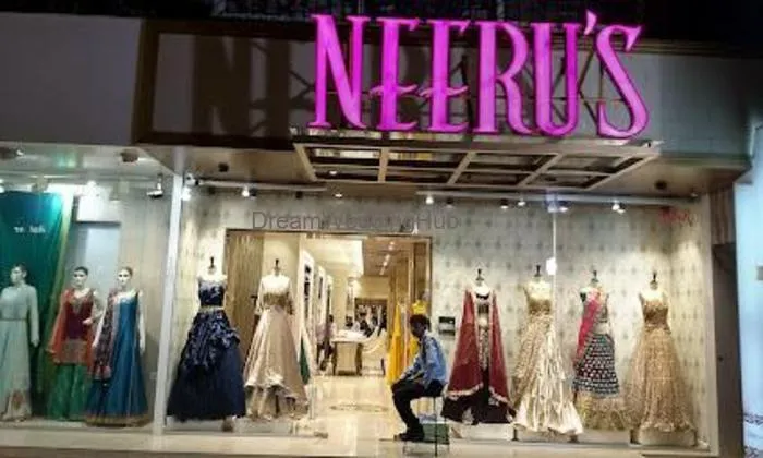Neeru's Prive - Santacruz