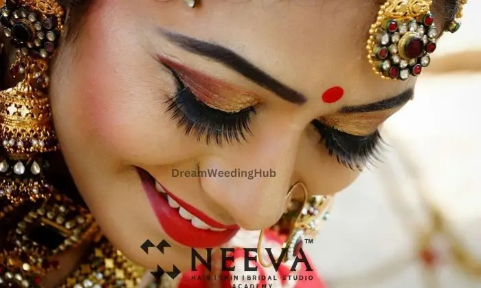 Neeva Unisex Salon