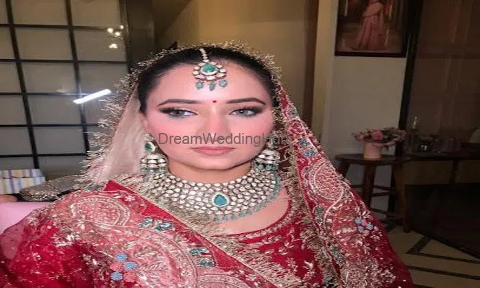 Neha Ahluwalia - Best Bridal Makeup Artist In Kurukshetra | Best Makeup Artist Neha Ahluwalia - Best Bridal Makeup Artist In Kurukshetra | Best Makeup Artist