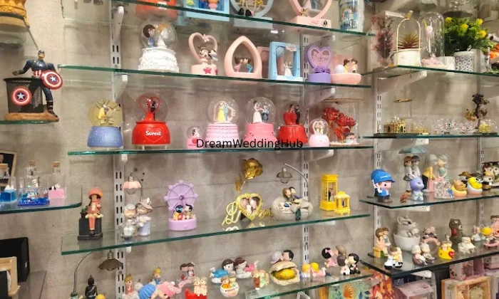 New Bk Gift House