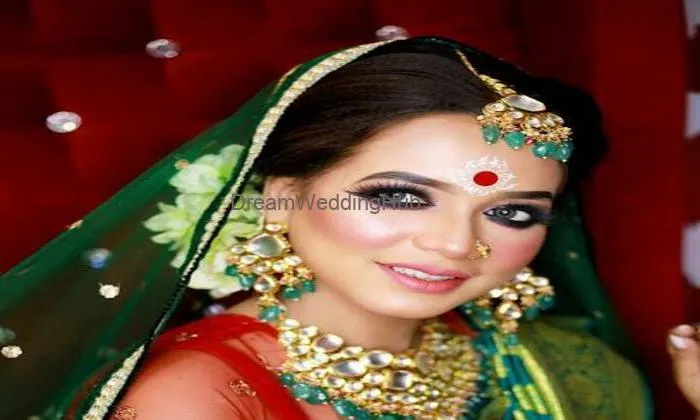New Looks Salon (best Salon In Greater Noida)