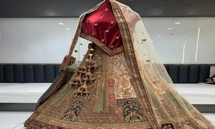 New Shiva Saree Emporium
