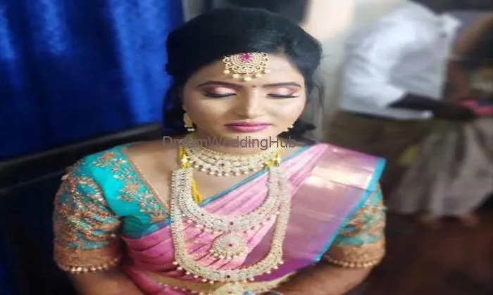 Nila Beauty Parlour & Academy Nila Beauty Parlour & Academy