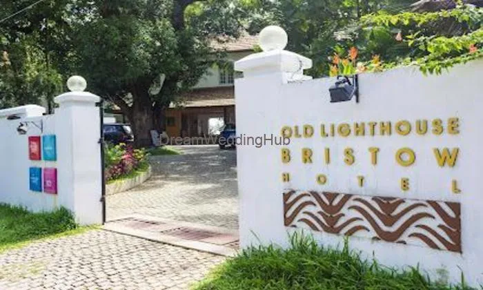 Old Lighthouse Bristow Hotel - Seaview Heritage Hotel