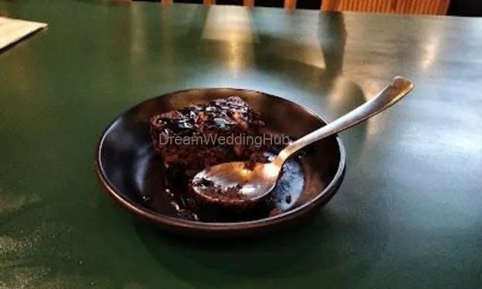 Omi's Food & Confectionery