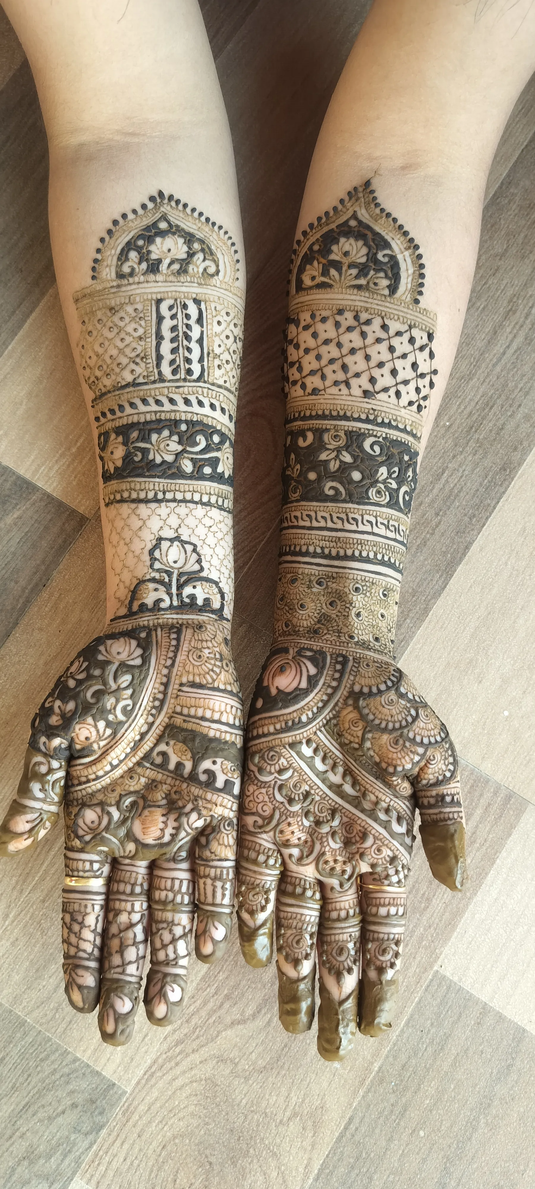 Ovi Mehandi Artist