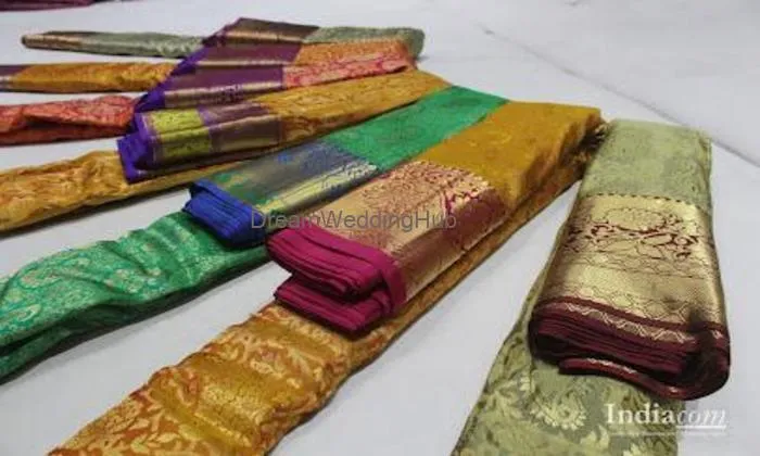 P. G. Wale Fashion House - Best Saree Shop In Solapur | Best Ready-made Garments Shop In Solapur