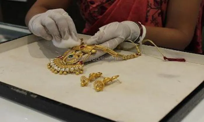 Paras Jewels