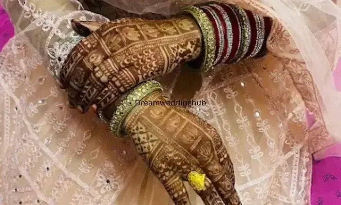 Pari Makeover  Mehendi Artist