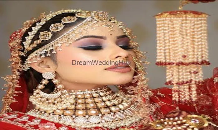 Pari Makeup Studio
