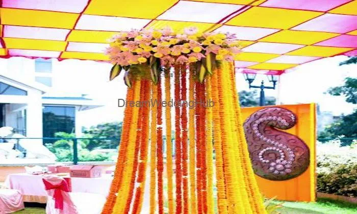 Parmatma Ek Balloon Decoration