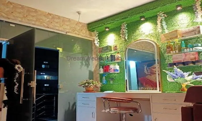 Phoenix Dame Makeup Studio And Parlour