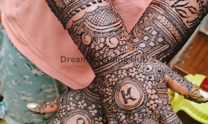 Pinky Mehndi Hub