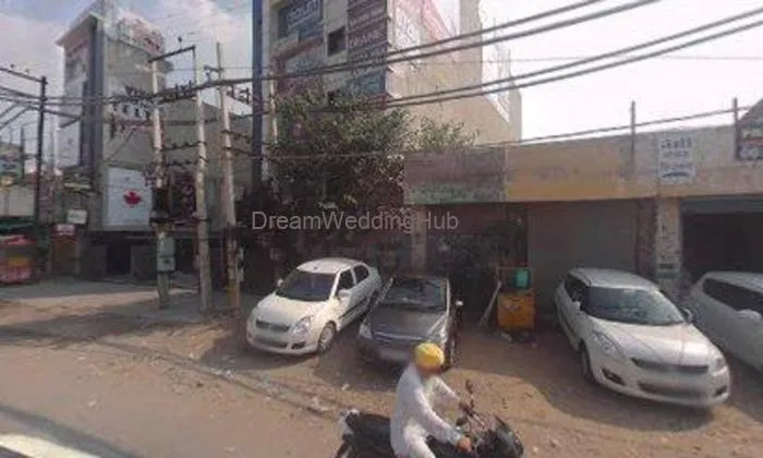 Pisa - Prahar International Salon & Academy