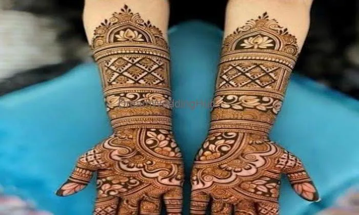 Pooja Mehndi Art And Academy