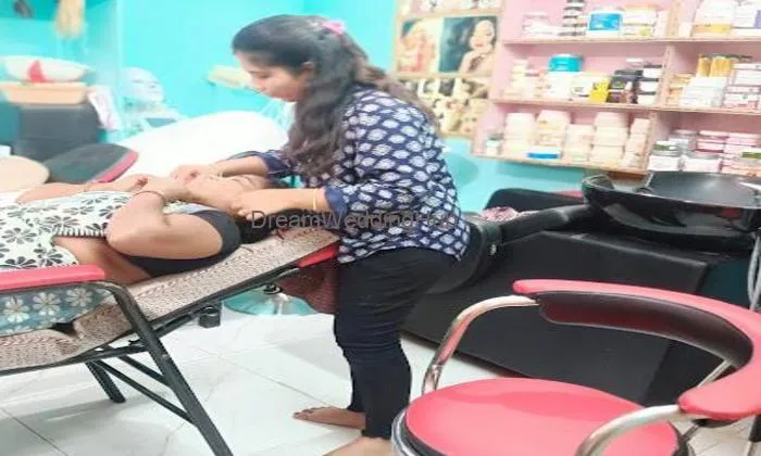 Pooja Priya Beauty Institute And Herbal Beauty Parlour